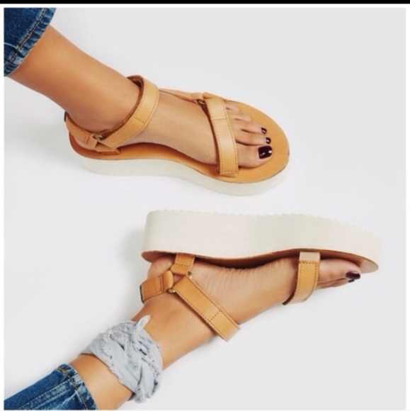 ISO Free People Teva Universal Crafted Flatform - Picture 3 of 3